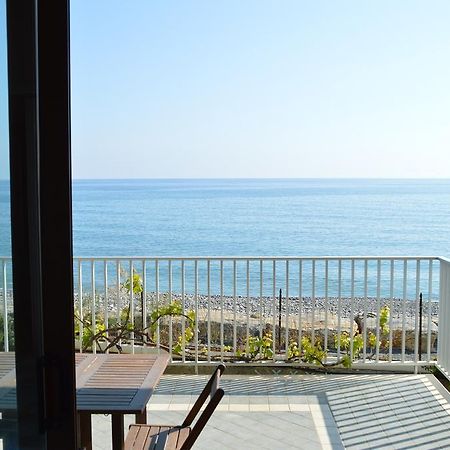 Riva Beach Apartment ريفا ليجوري المظهر الخارجي الصورة