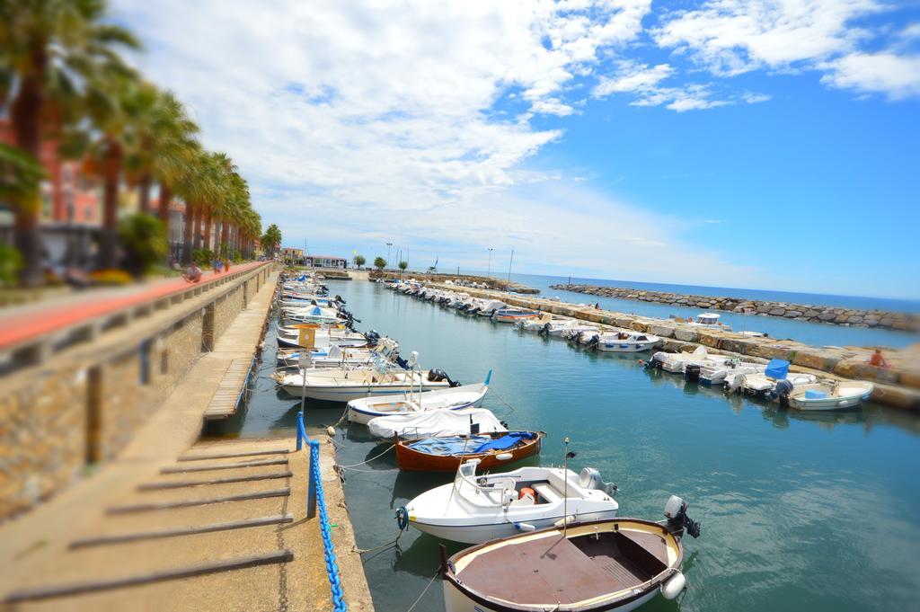 Riva Beach Apartment ريفا ليجوري المظهر الخارجي الصورة