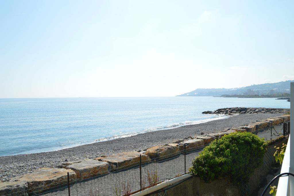 Riva Beach Apartment ريفا ليجوري المظهر الخارجي الصورة